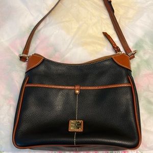 Dooney &Bourke black &t an pebble grain crossbody
